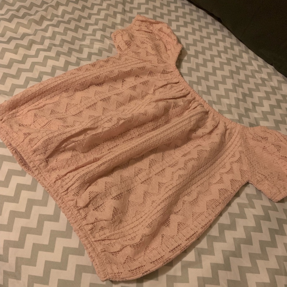 Off/On the shoulder Top